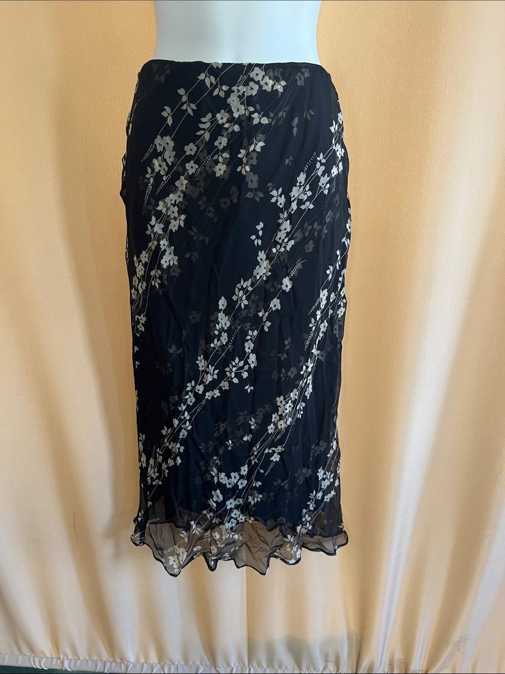 ECI Black Midi Skirt with White Floral Print - Picture 1 of 9